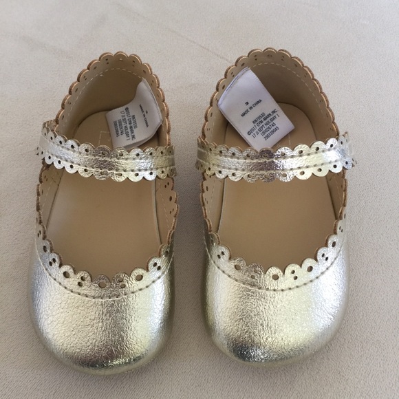 baby girl gold shoes size 3